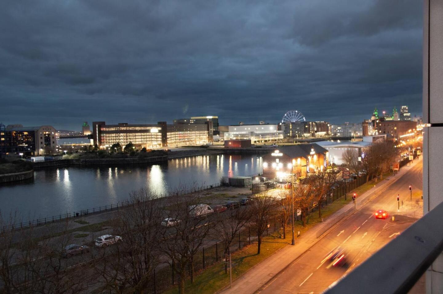 Stunning Mersey View Flat W Parking In Liverpool Exterior foto