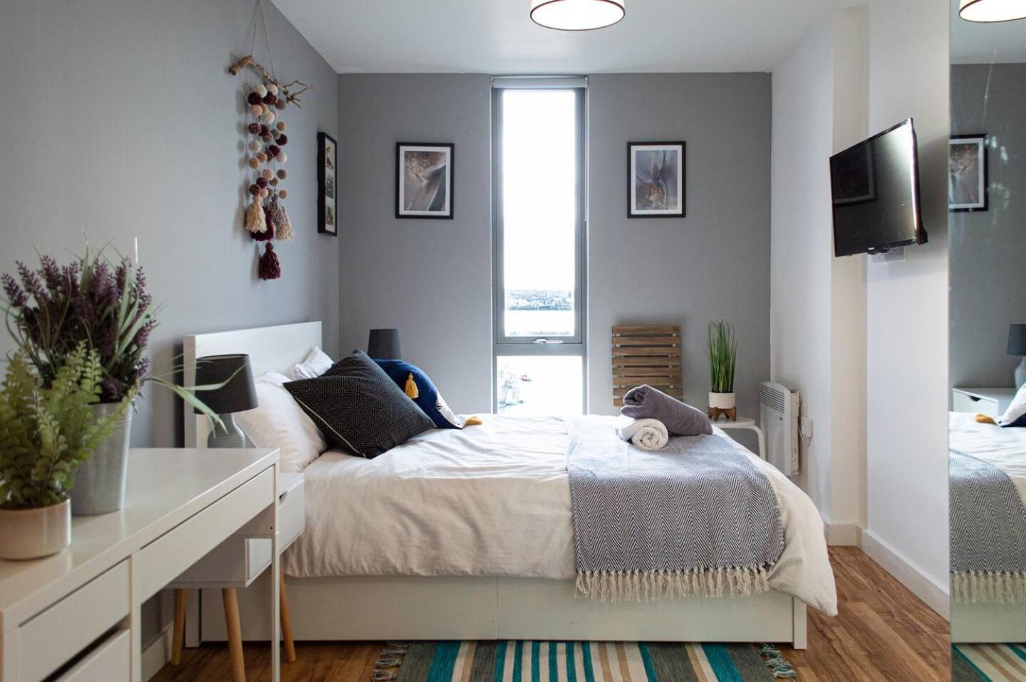 Stunning Mersey View Flat W Parking In Liverpool Exterior foto